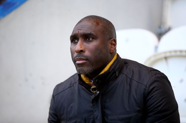 OFICIAL: Sol Campbell tem novo clube.