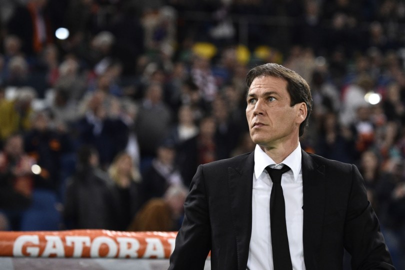 OFICIAL: Lyon apresenta novo treinador.