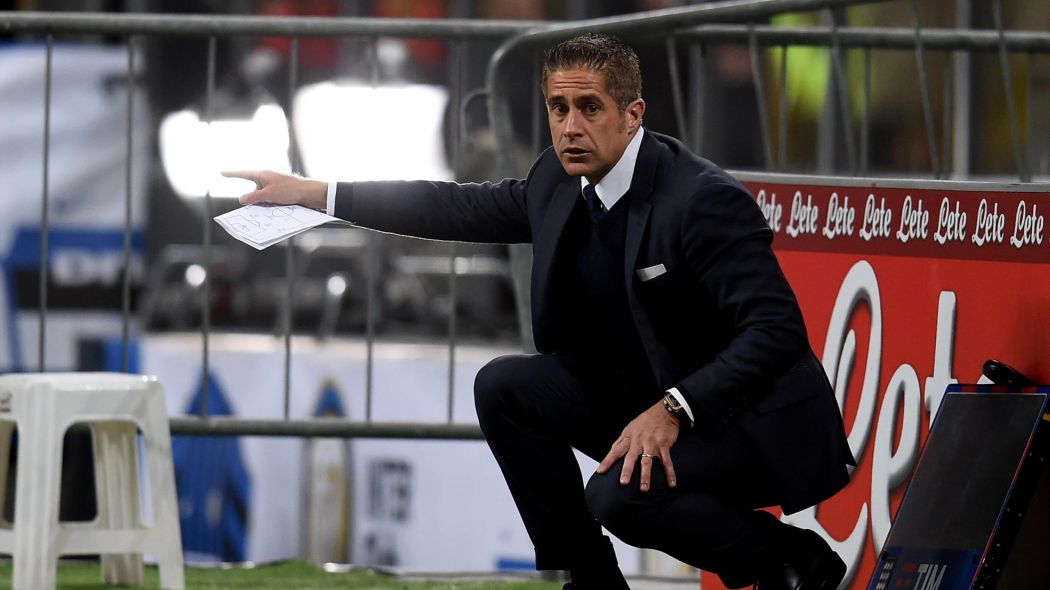 OFICIAL: Sylvinho demitido.