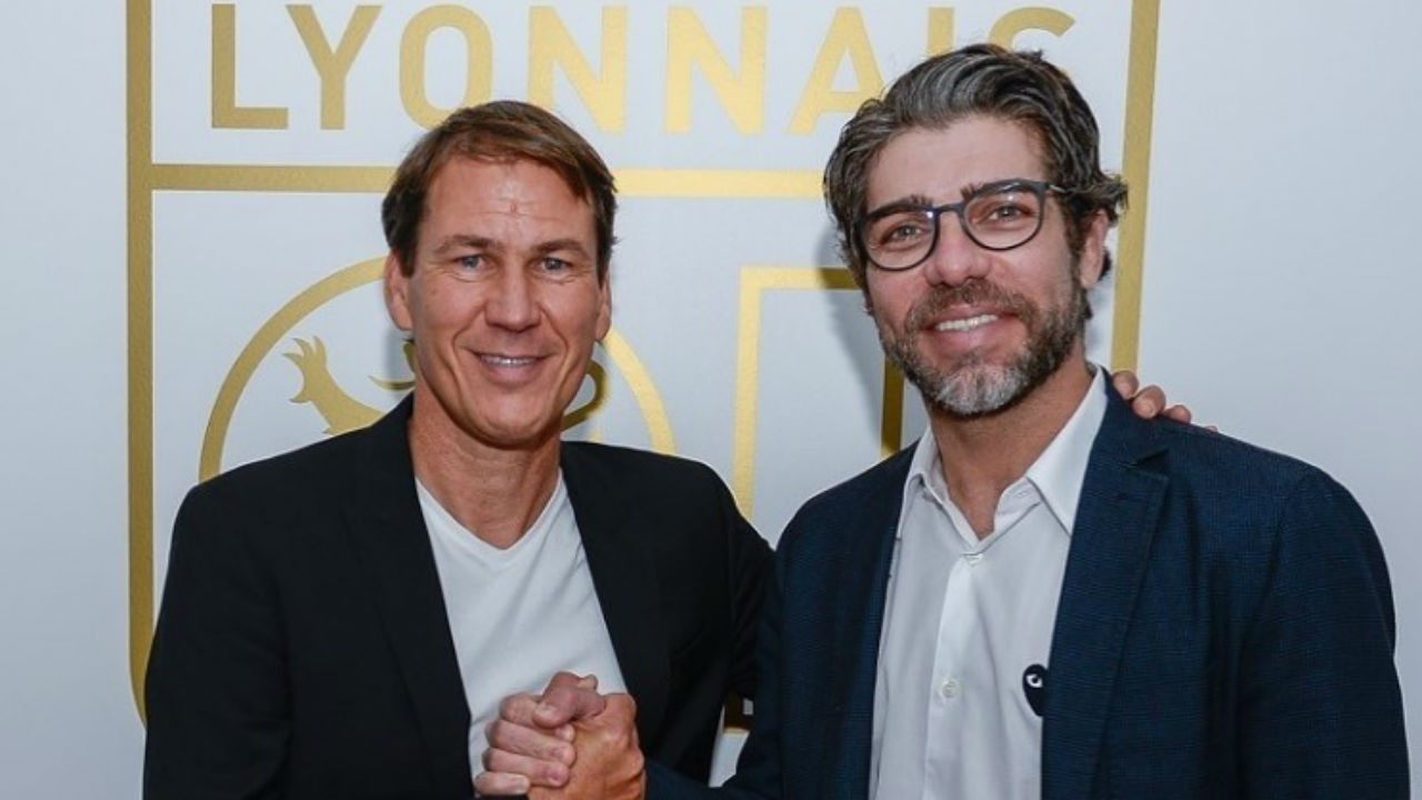 OFICIAL: Lyon apresenta novo treinador.