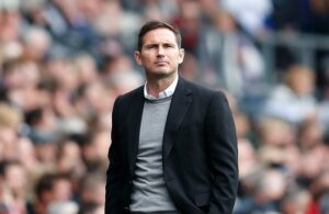 Atrasado um minuto? 500€ multa! As leis do Chelsea.