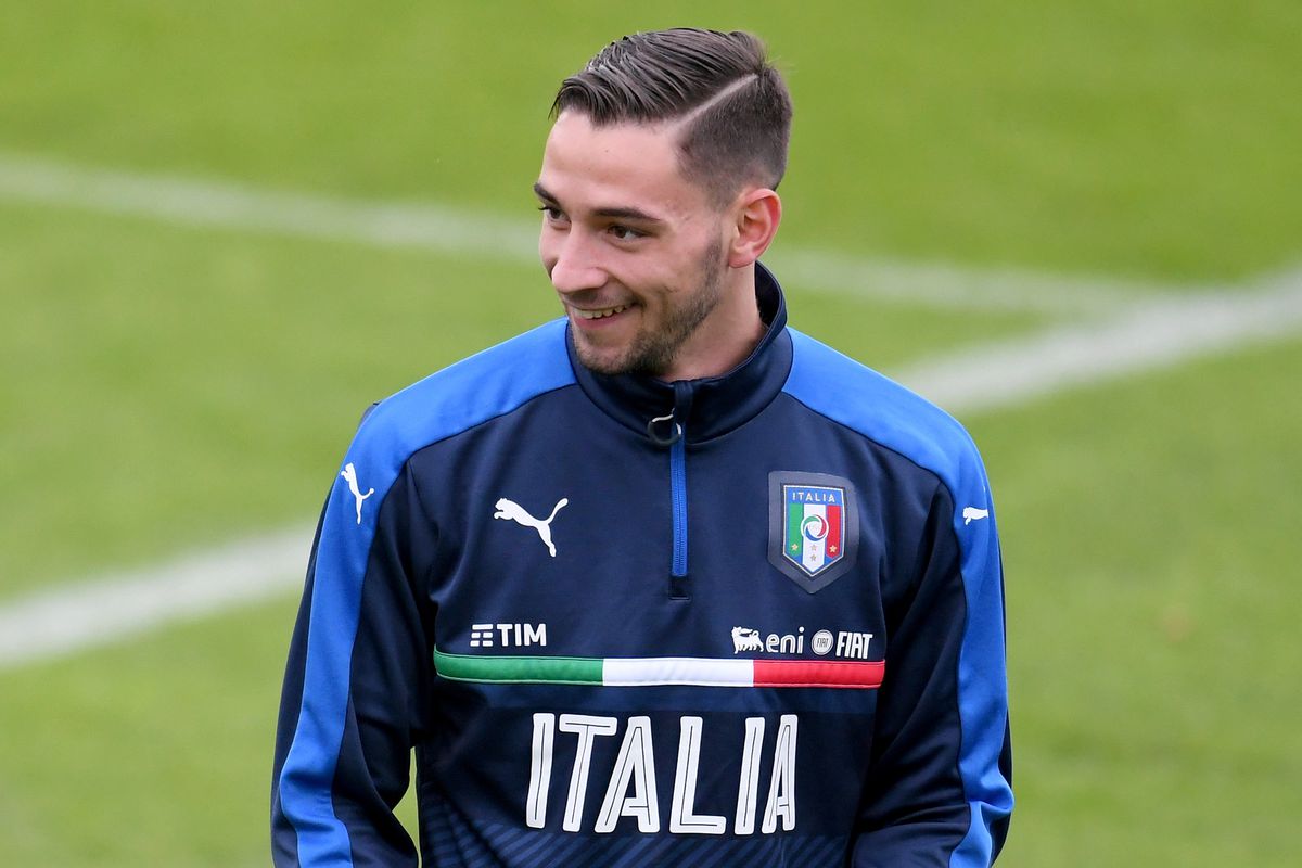 De Sciglio pode ser reforço.