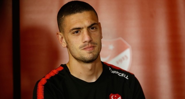 Manchester United, Arsenal e AC Milan em disputa por promessa de 21 anos.