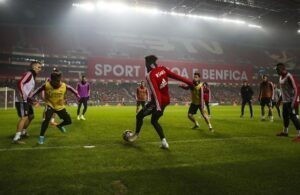 Mais de 20.000 na Luz