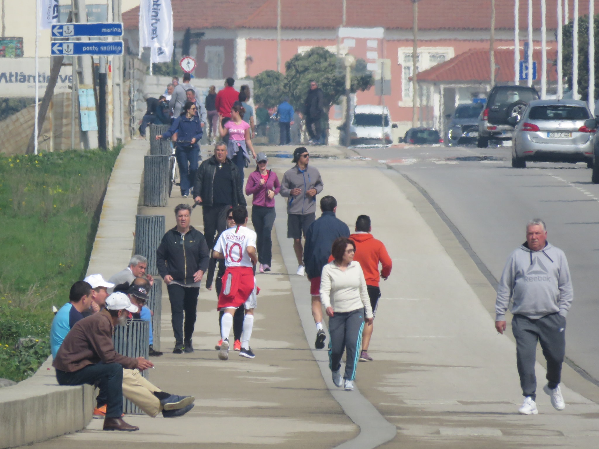 Assim não vamos lá! Marginal da Póvoa de Varzim cheia hoje!