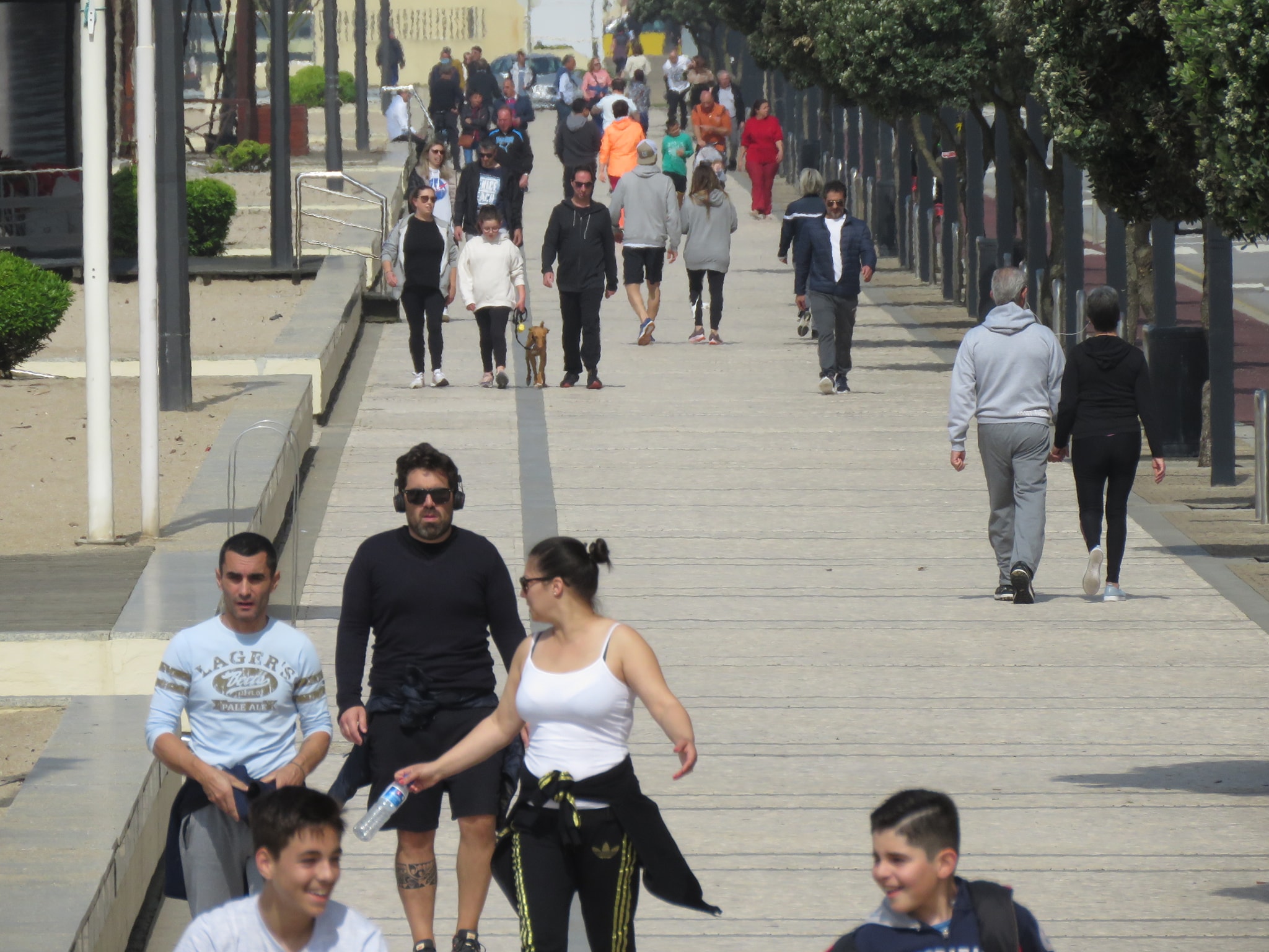 Assim não vamos lá! Marginal da Póvoa de Varzim cheia hoje!