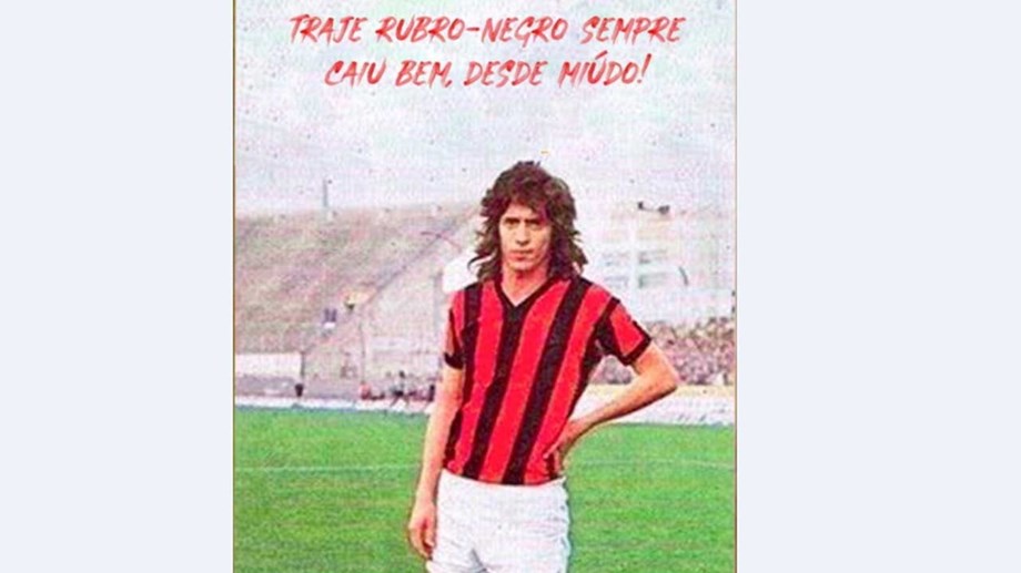 Jesus deixa adeptos do Mengão loucos por causa da camisola… do Olhanense!