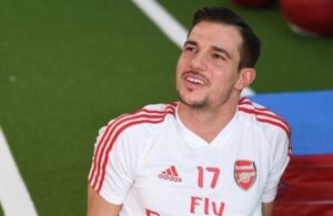 Cedric esteve perto do Arsenal na época passada