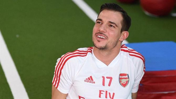 Cedric esteve perto do Arsenal na época passada