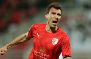 OFICIAL: Mandzukic está livre.