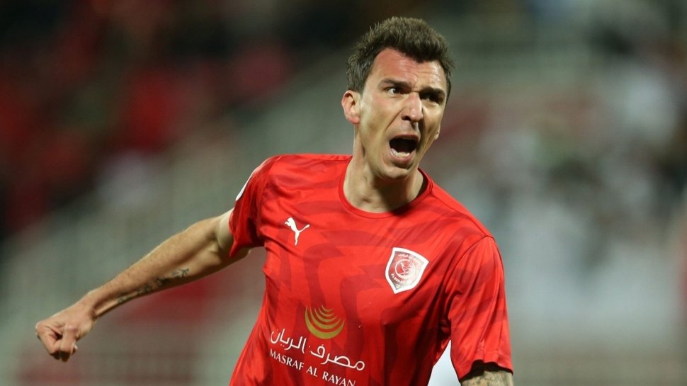 OFICIAL: Mandzukic está livre.