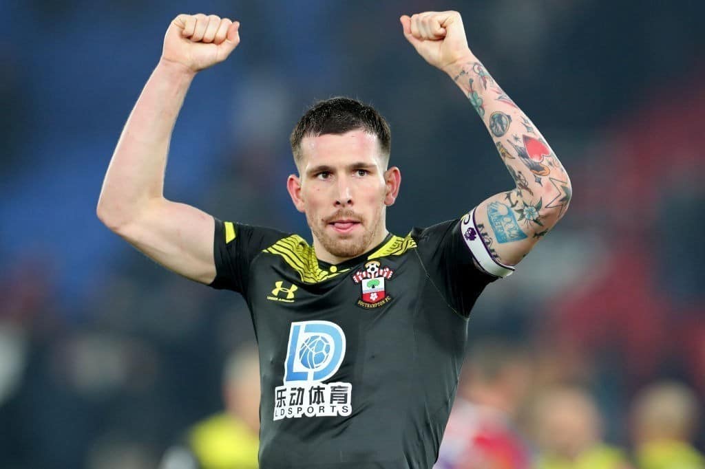 Hojbjerg entre Mourinho e Amesterdão.