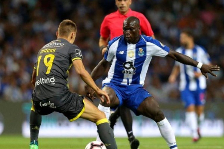 Saint-Etiénne em Portugal, para levar 2 "Dragões".