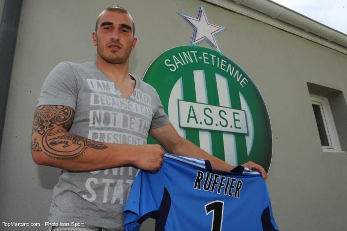Saint-Étienne despede um dos seus capitães.