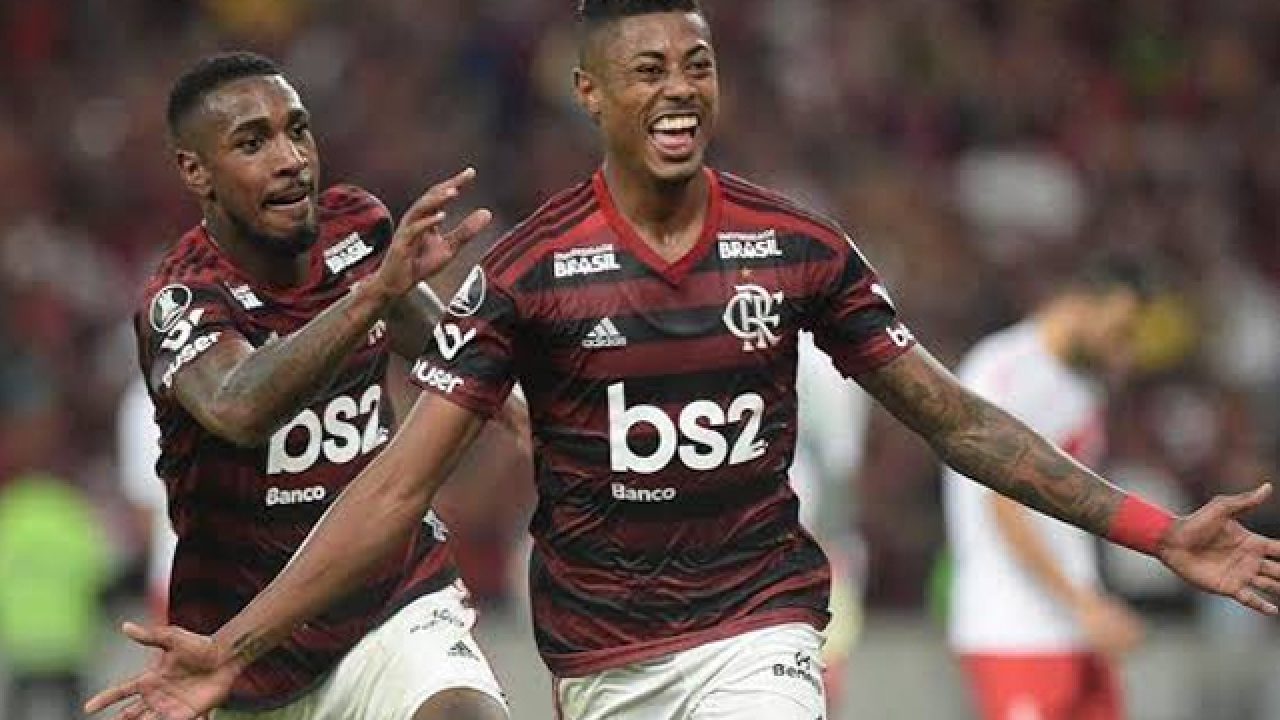 Jorge Jesus pode vir acompanhado com dois jogadores.