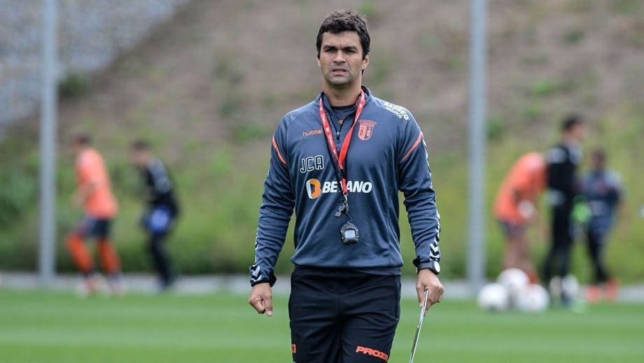 OFICIAL: Olhanense apresenta novo treinador.