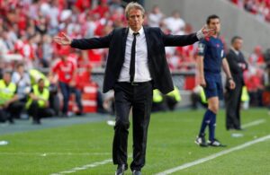 O onze do Benfica para parar o Arsenal