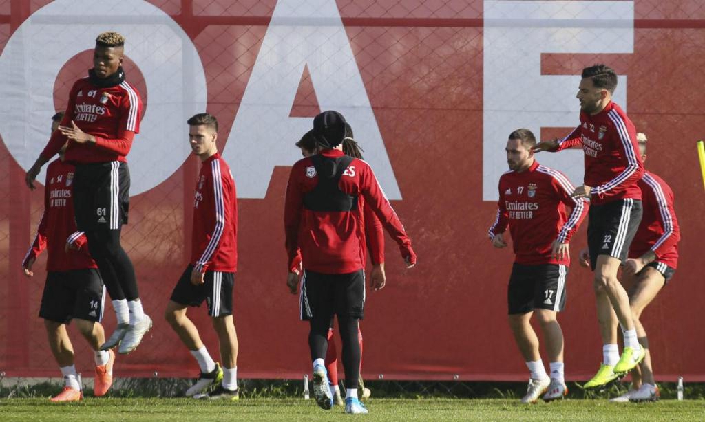 Benfica: Dossier de jogadores por colocar é grande.