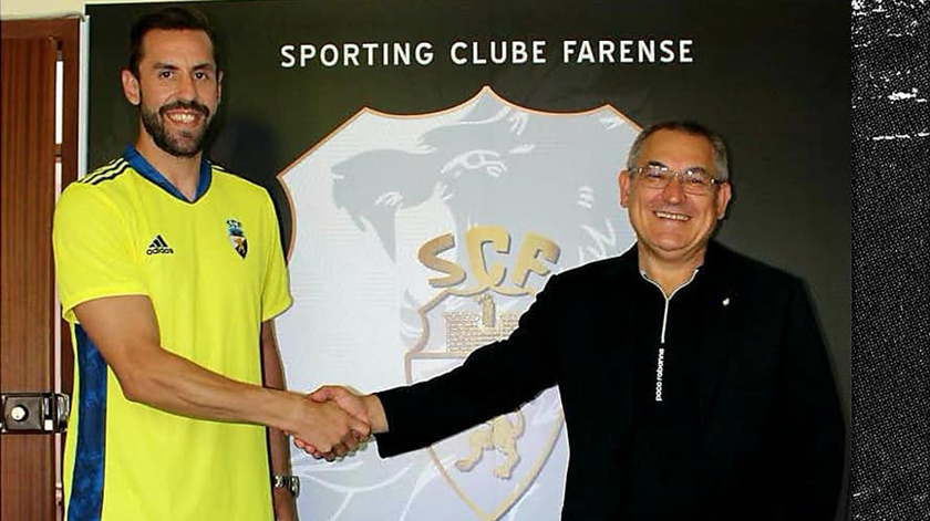 OFICIAL: Farense apresenta Defendi.