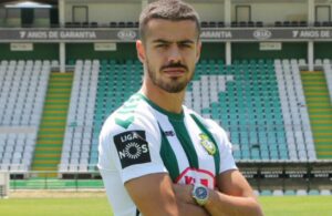 Artur Jorge a caminho de Inglaterra.