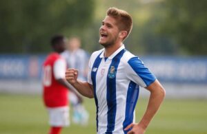 Diogo Queirós na lista da Lazio.