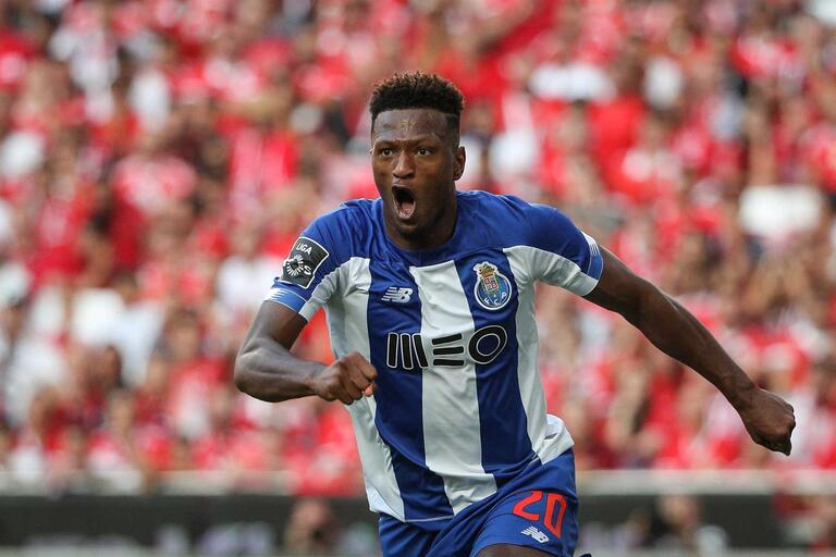 Tianjin Teda interessado em Zé Luís.