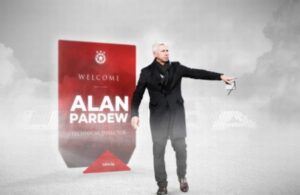 OFICIAL: Alan Pardew é o novo Diretor Técnico do CSKA Sofia.