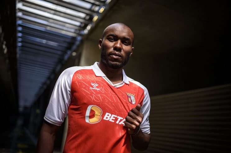 Nantes segue Al Musrati.