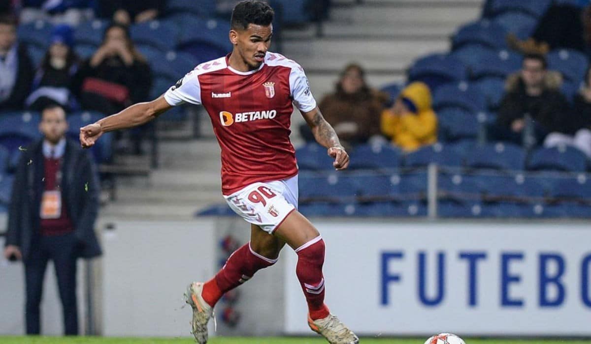 Galeno na lista do Arsenal.