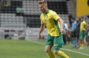 Oleg com mercado na Grécia.