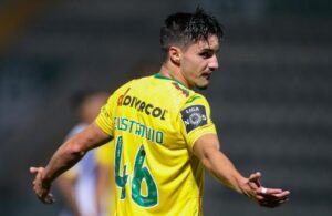 Sporting espreita Eustáquio, a pensar na saída de João Mário.