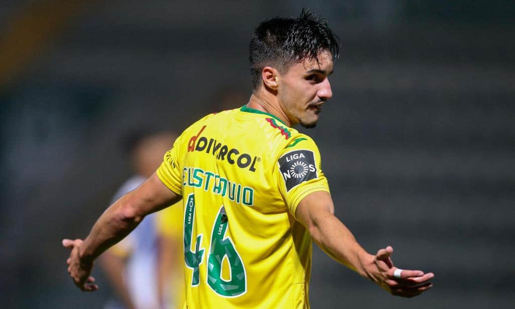Sporting espreita Eustáquio, a pensar na saída de João Mário.