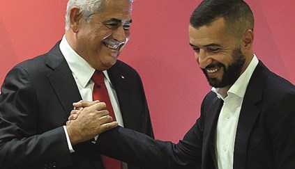 OFICIAL: Simão Sabrosa de volta ao Benfica.