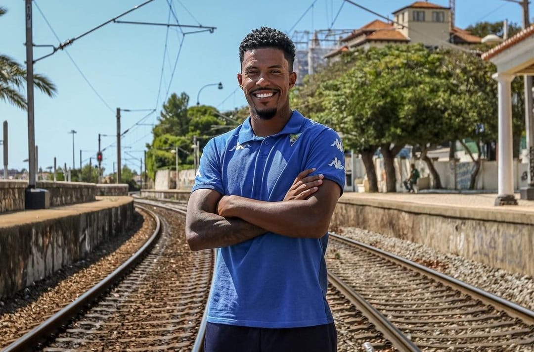 André Clóvis renova até 2024 com o Estoril Praia