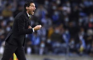 Jorge Simão a comemorar momentos de treinamento do FC Paços