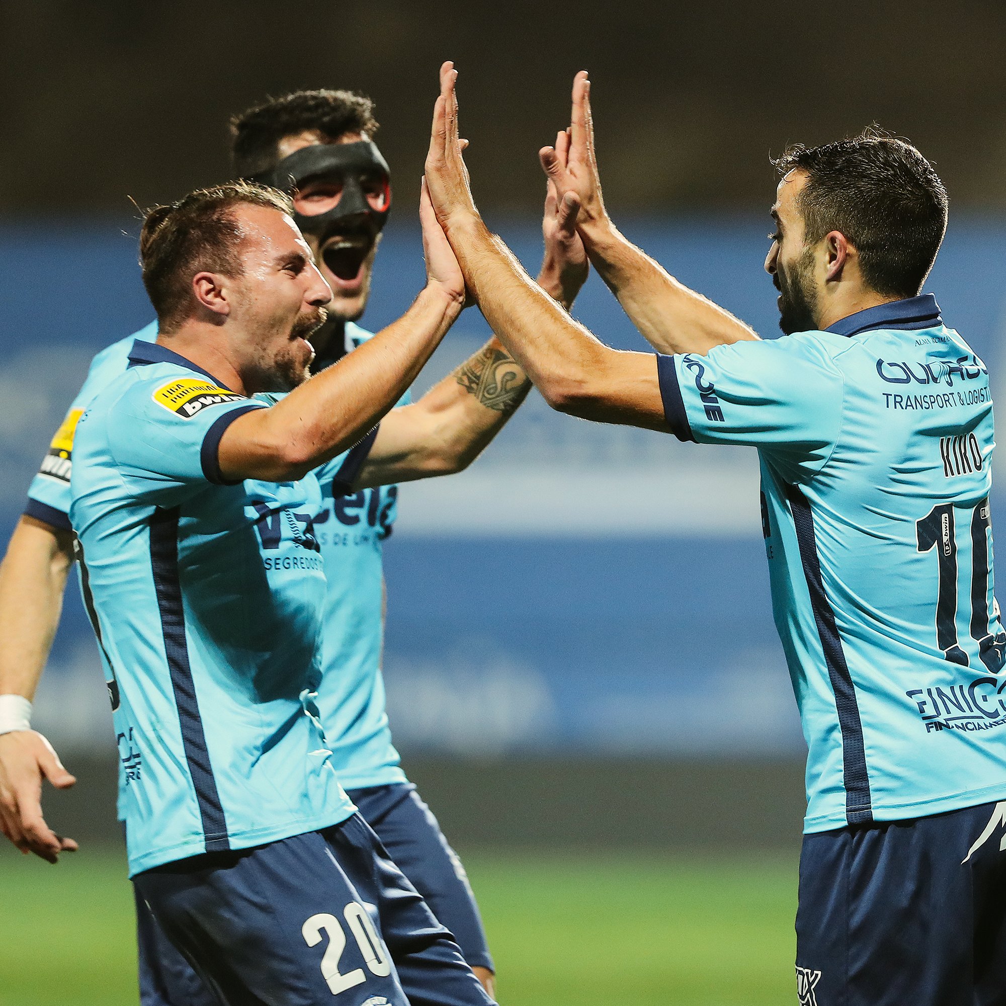 Vizela a comemorar vitória no dia do 83º aniversário