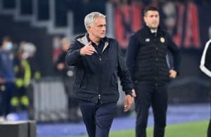 Mourinho aborda a vacinação obrigatória de jogadores: “Respeitamos a lei”