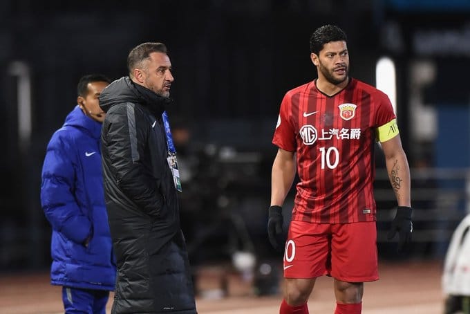 Vitor Pereira distante de acerto com o Atlético MG