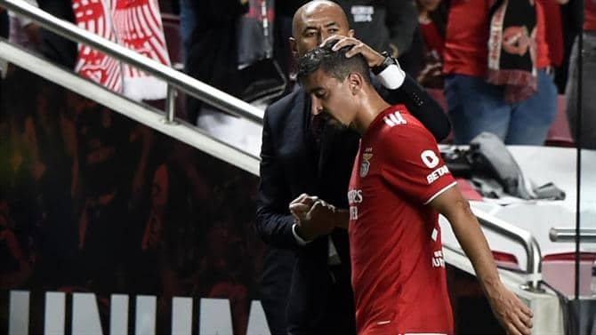 André Almeida não volta a jogar central