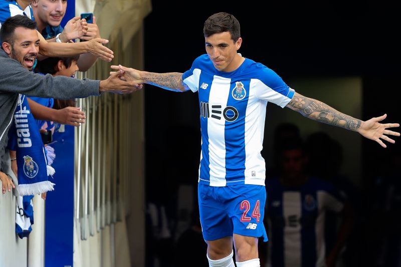 Saravia regressa ao Porto, mas procura colocação