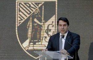 Guimarães vai contra as autoridades: “Discriminação contra o futebol”