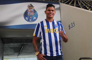 Evanílson de vermelho? Poderia ter acontecido