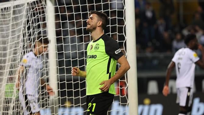 Paulinho e um belo golo de letra