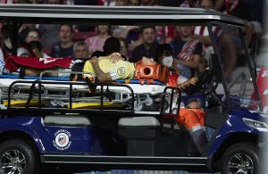 Lesão de Otávio frente ao Atlético afasta-o dos relvados