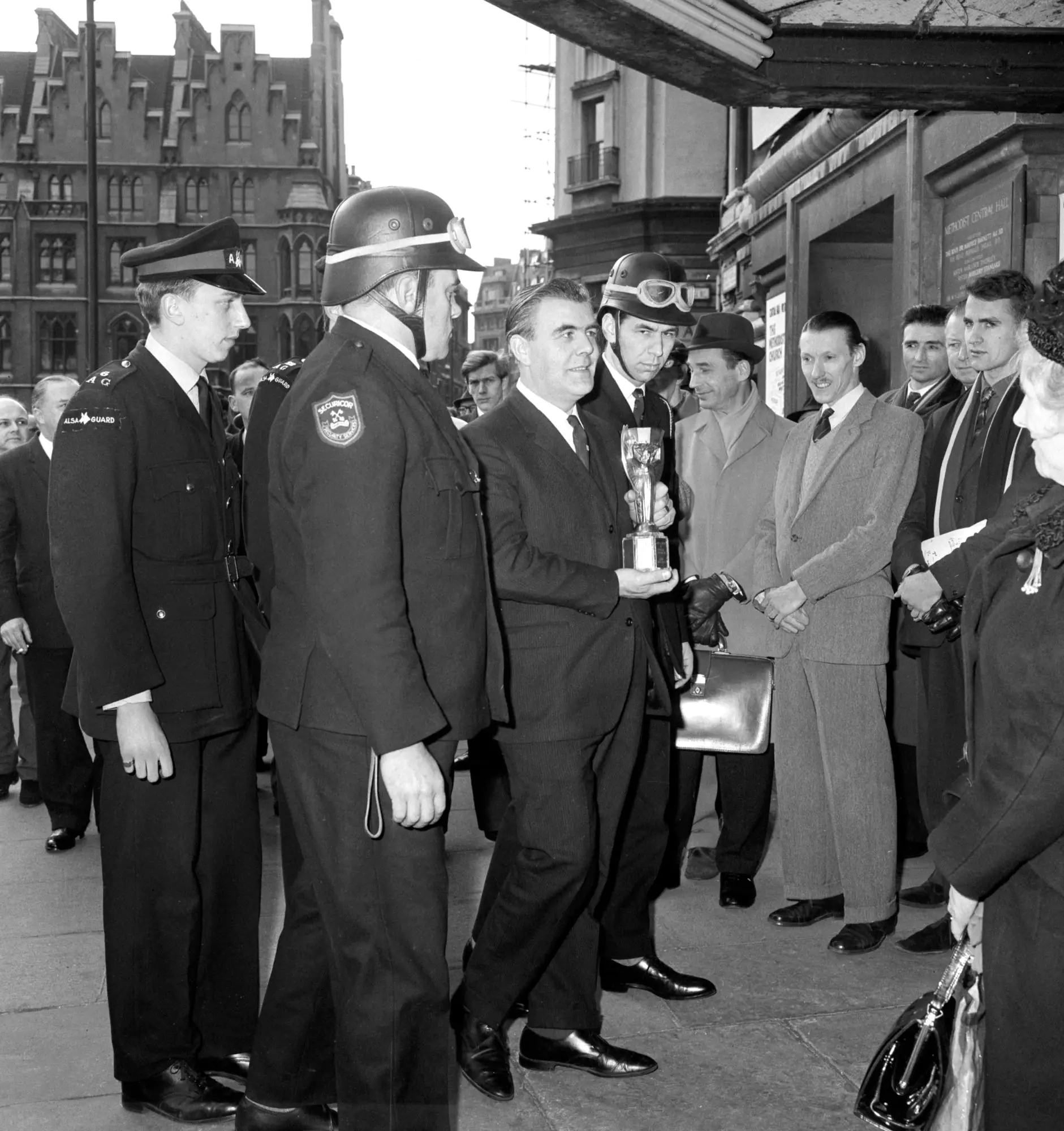 Histórias do Mundial: Pickles, a história do cão que encontrou o troféu roubado (1966)