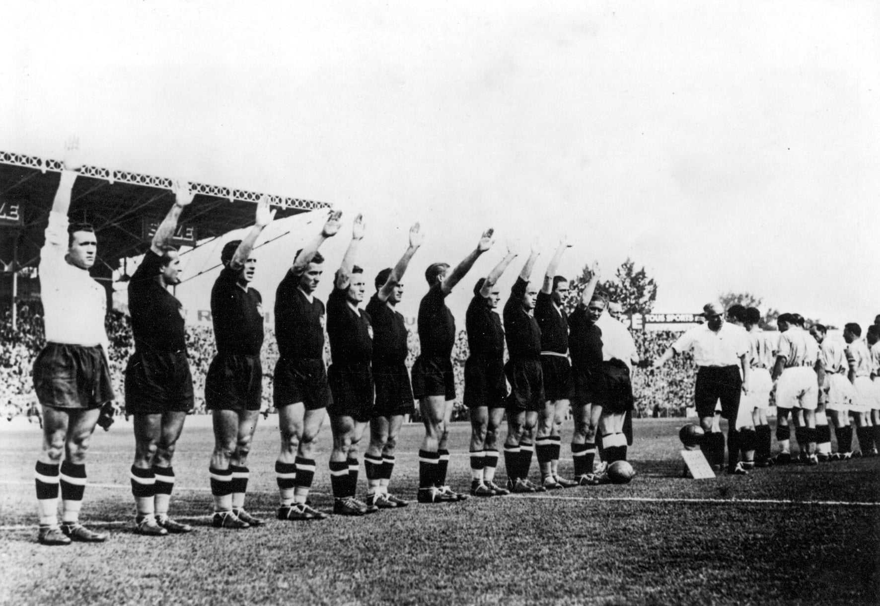 Histórias do Mundial de futebol: O telegrama “Vencer ou Morrer” de Mussolini para a seleção italiana de 1938