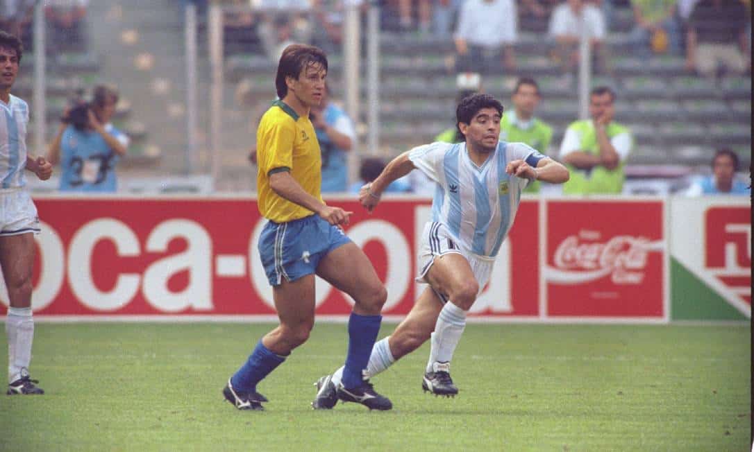 Histórias do Mundial: Quando a Argentina de Maradona foi vaiada em 1990