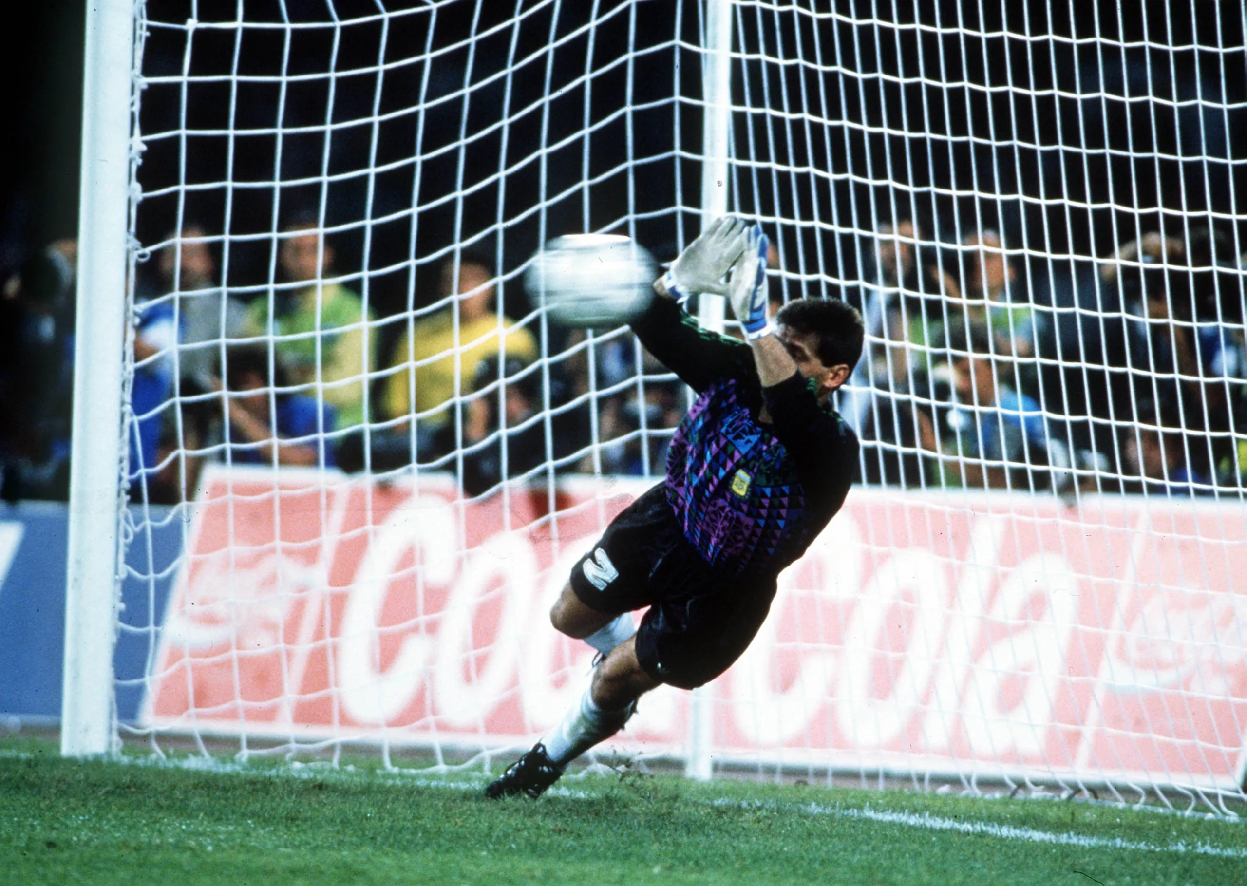 Histórias do Mundial: O ritual de urinar de Goychochea