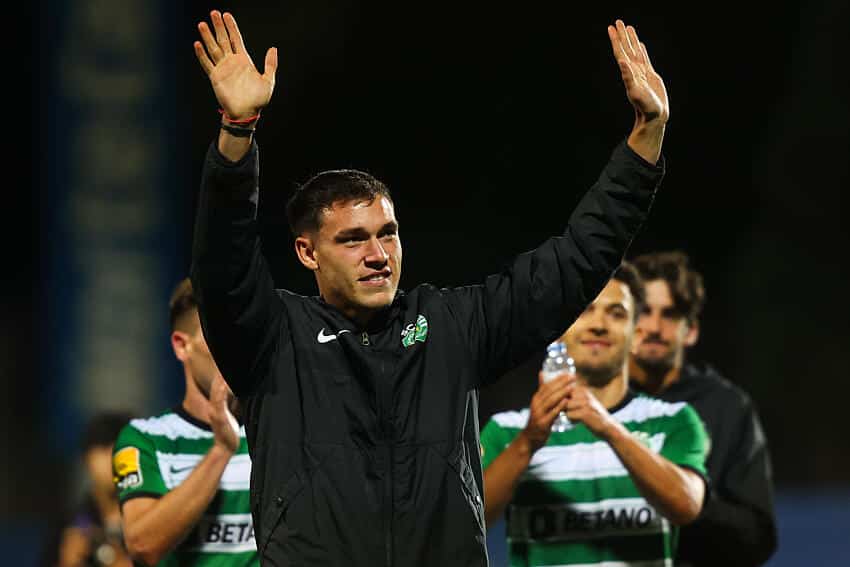 Manuel Ugarte: Avião desvia-se de Inglaterra para Paris