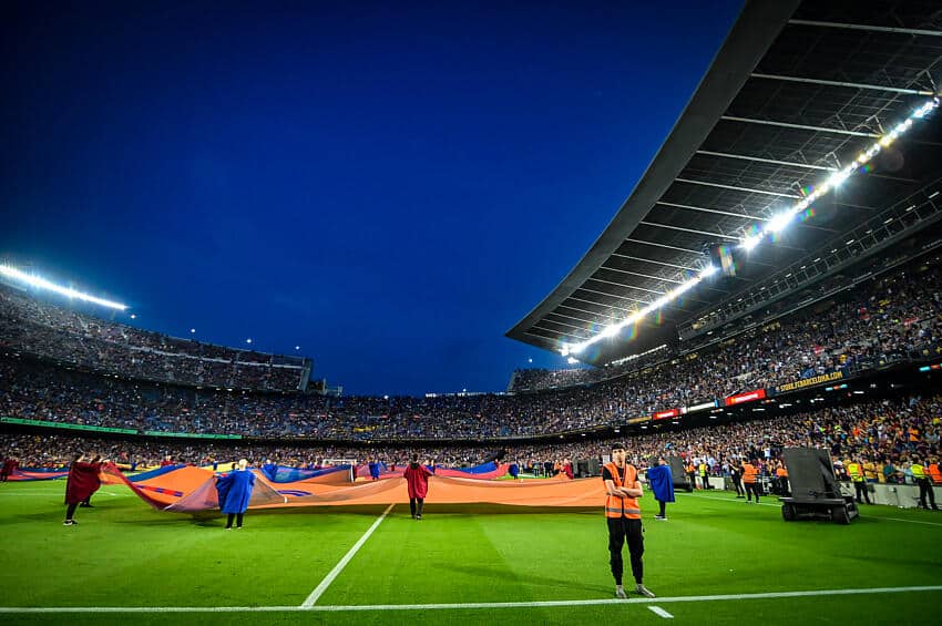 Estrela do Manchester City é reforço oficial do Barcelona